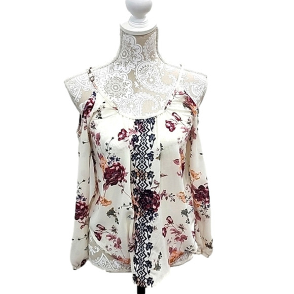 Rewind floral cold shoulder  top, size XS - Picture 1 of 8